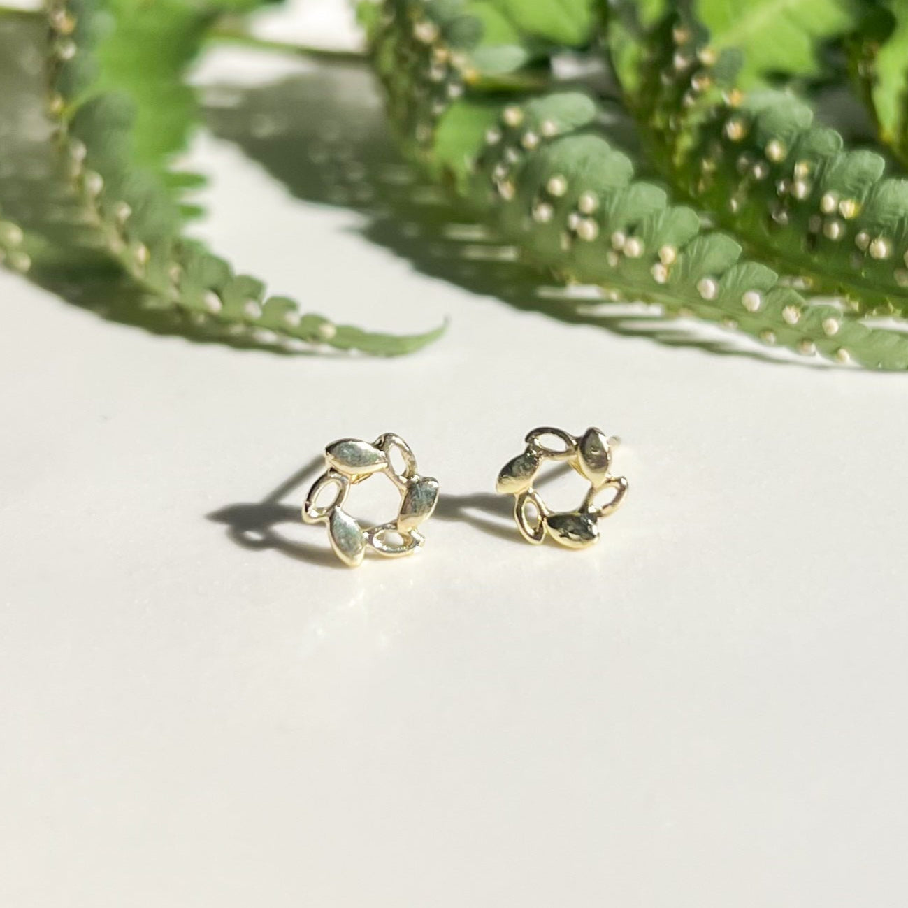 Mini Wreath Studs