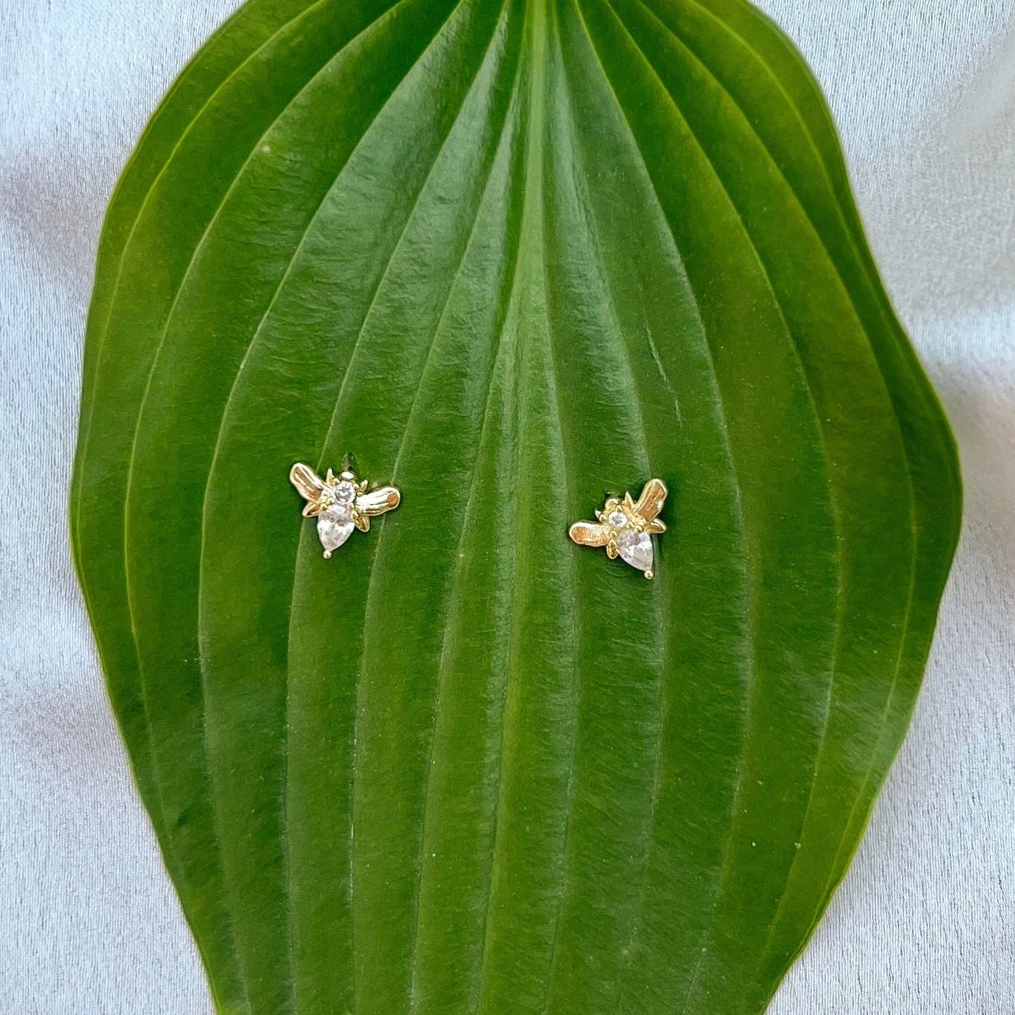 Sparkling Bee Stud Earring