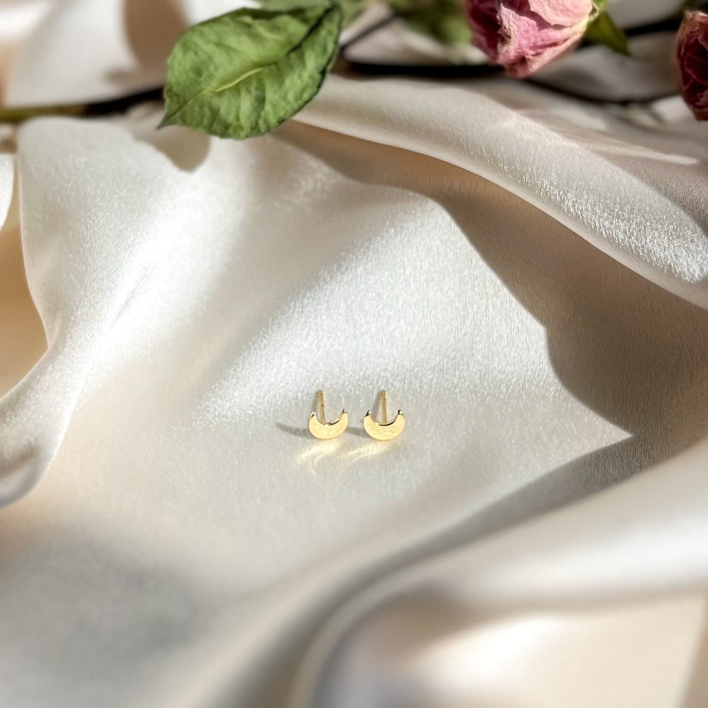 The Luna Studs