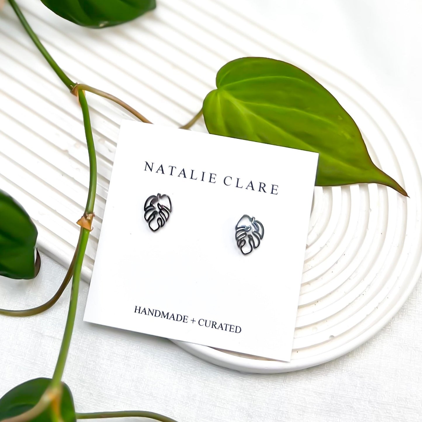 Hollow Leaf Stud