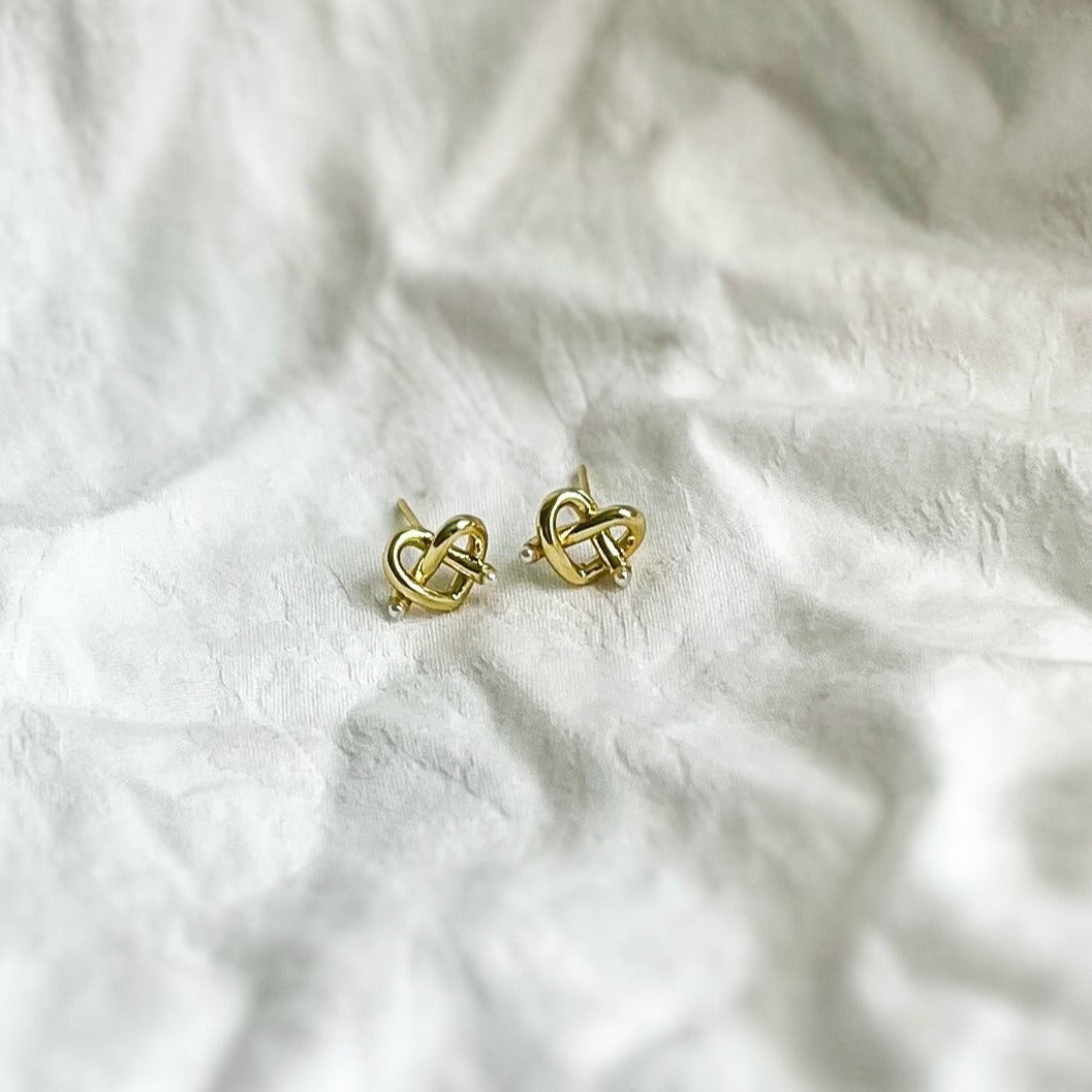 The Pretzel Studs