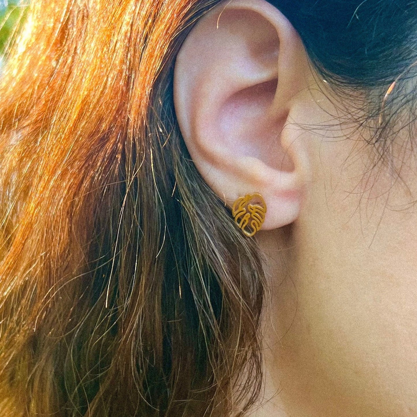 Hollow Leaf Stud