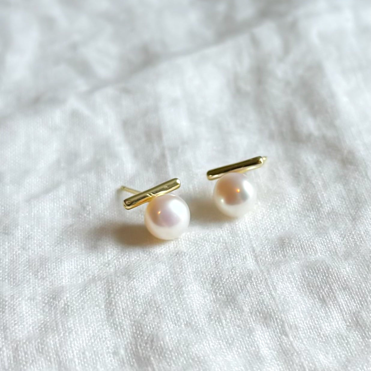 Pearl Bar Studs