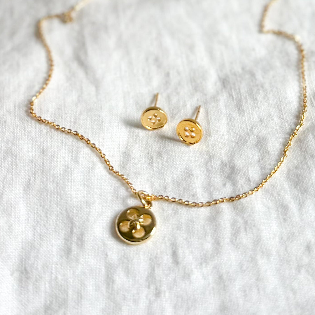 The Button Necklace