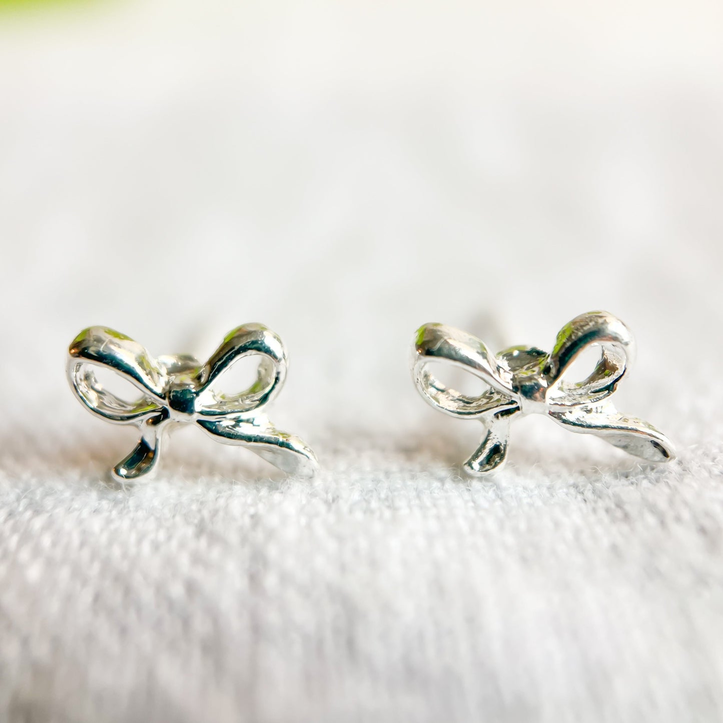 Mini Silver Bow Stud