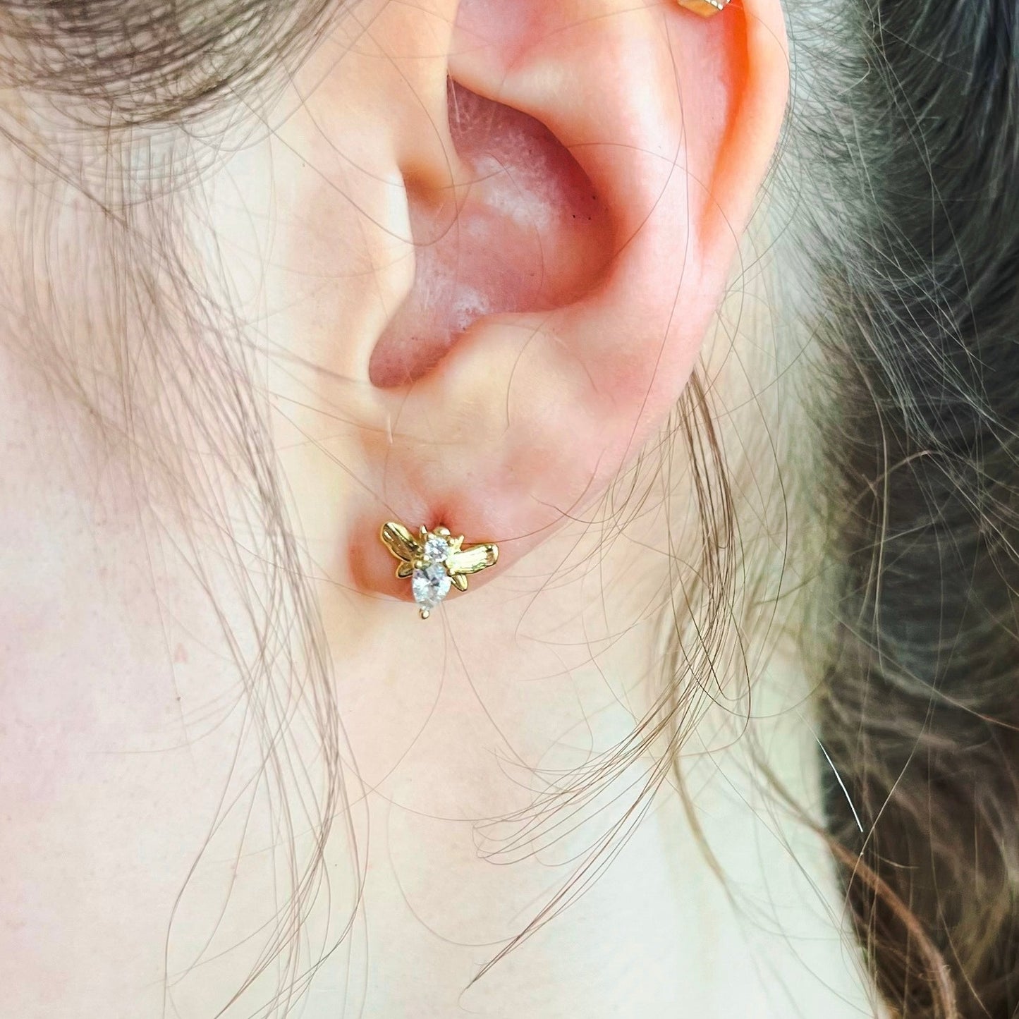 Sparkling Bee Stud Earring