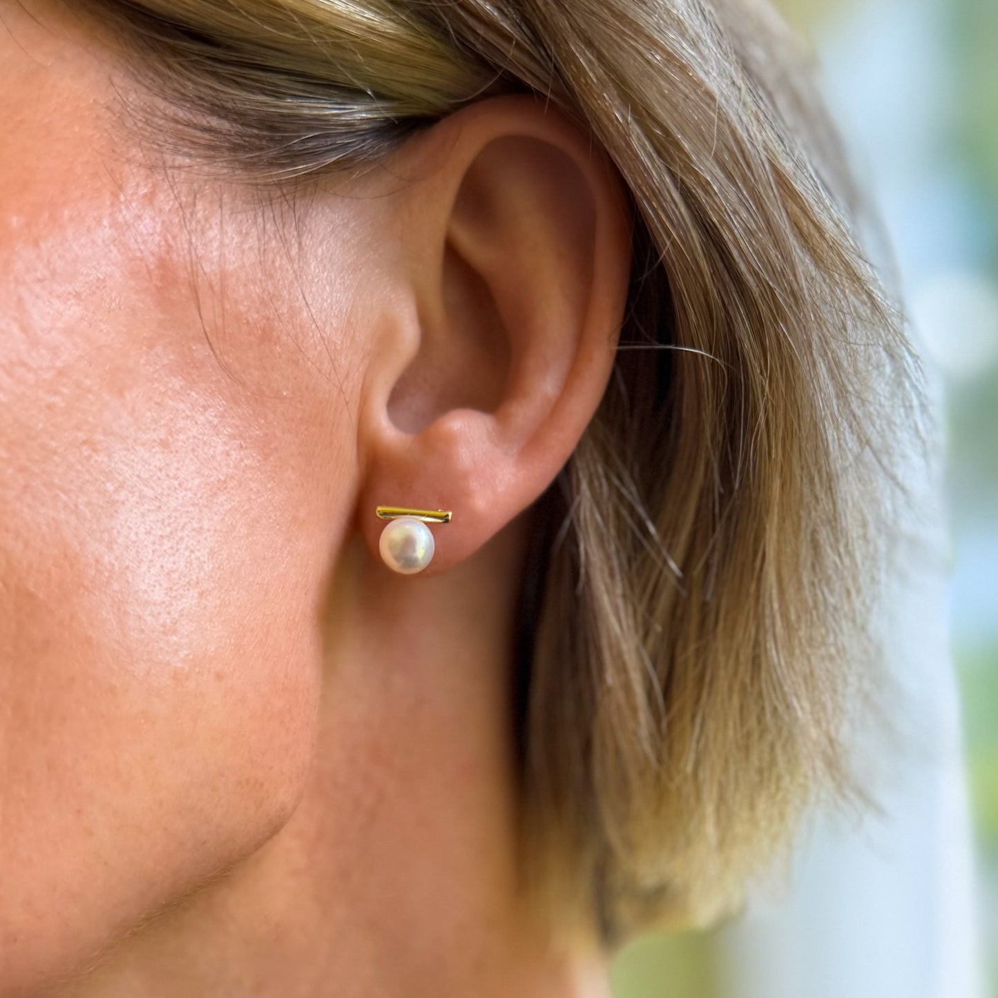 Pearl Bar Studs