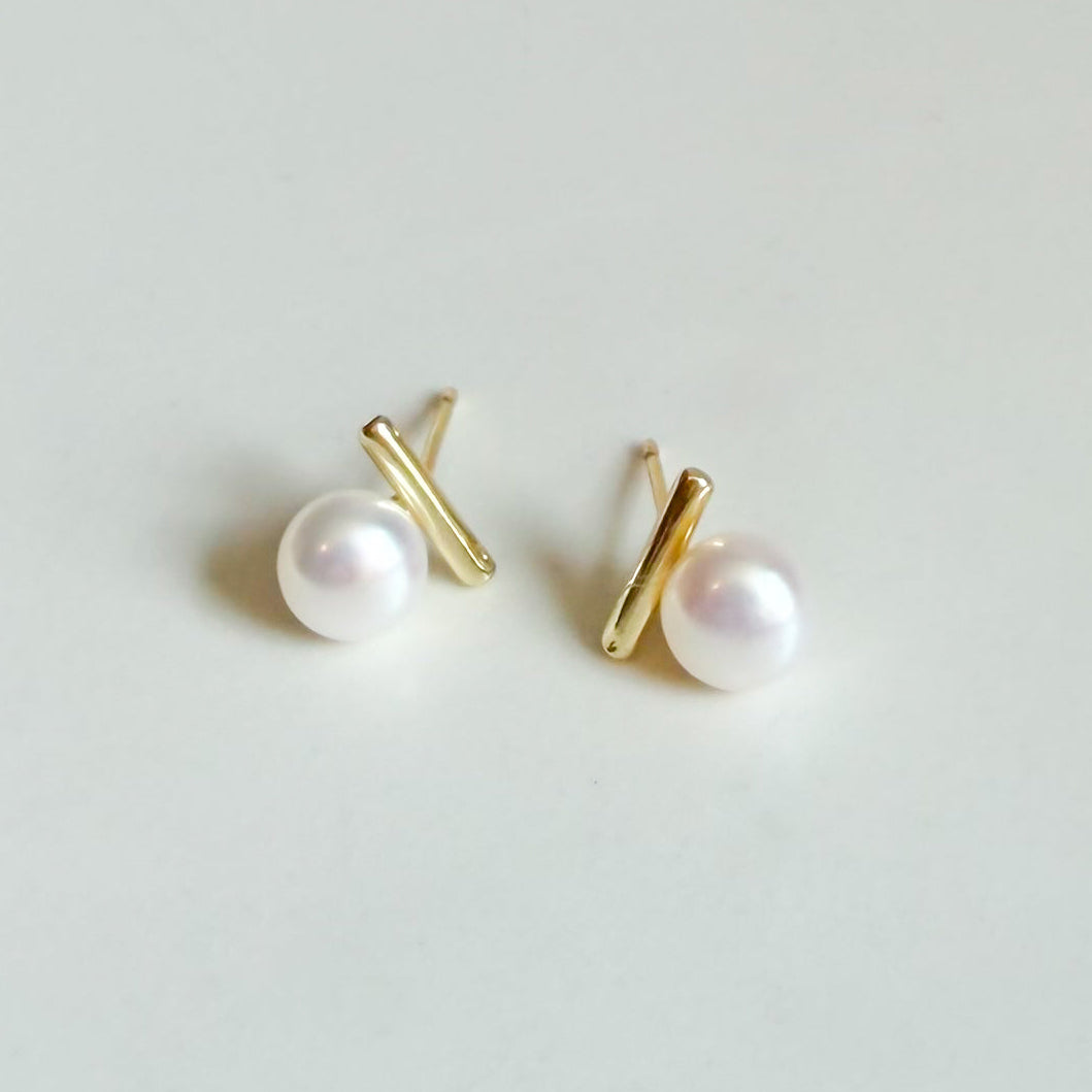 Pearl Bar Studs